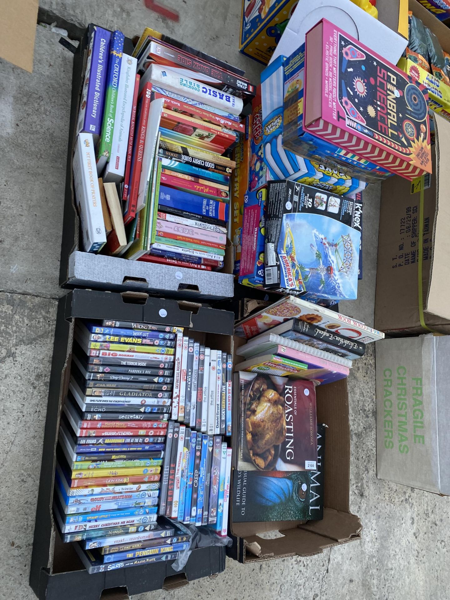 A LARGE ASSORTMENT OF DVDS, BOOKS AND GAMES ETC - Bild 2 aus 2