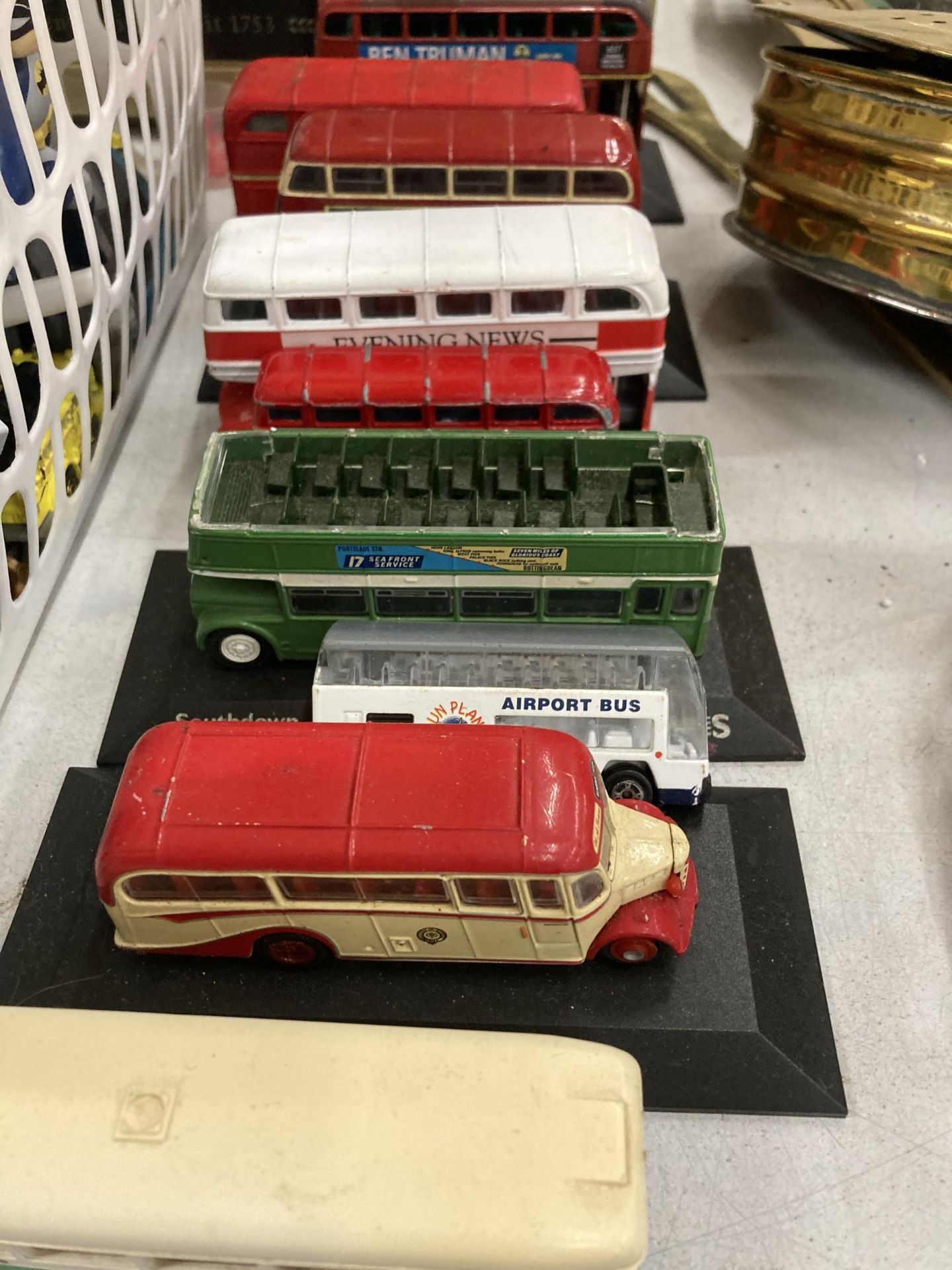 A COLLECTION OF DIE-CAST AND OTHER TOY VEHICLES, ETC - Image 3 of 5