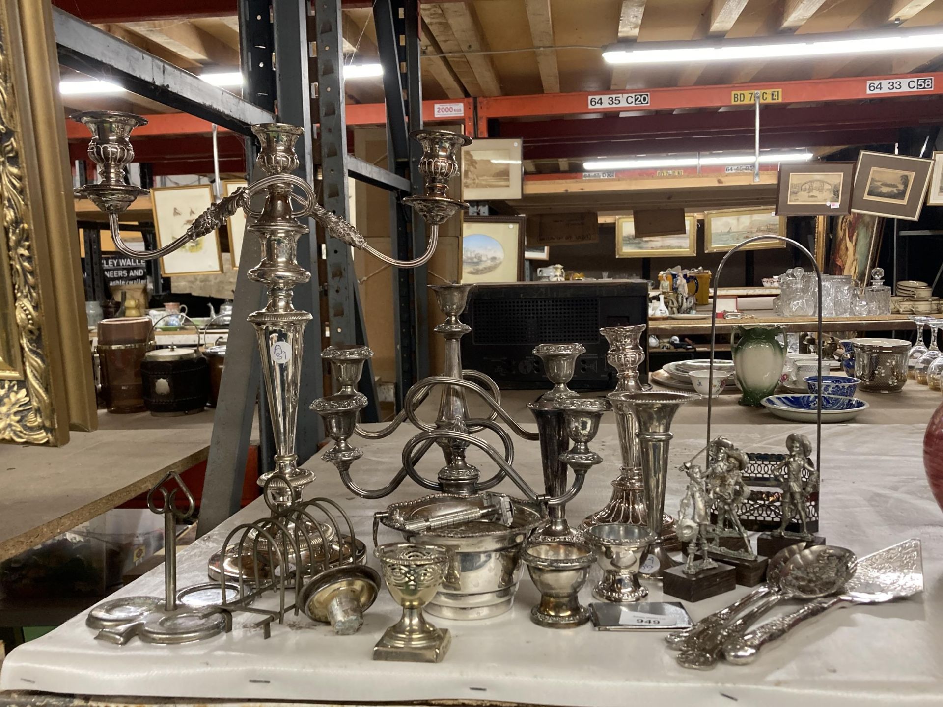 A QUANTITY OF SILVER PLATED ITEMS TO INCLUDE CANDLEABRAS, SMALL VASES, FIGURES, FLATWARE, ETC