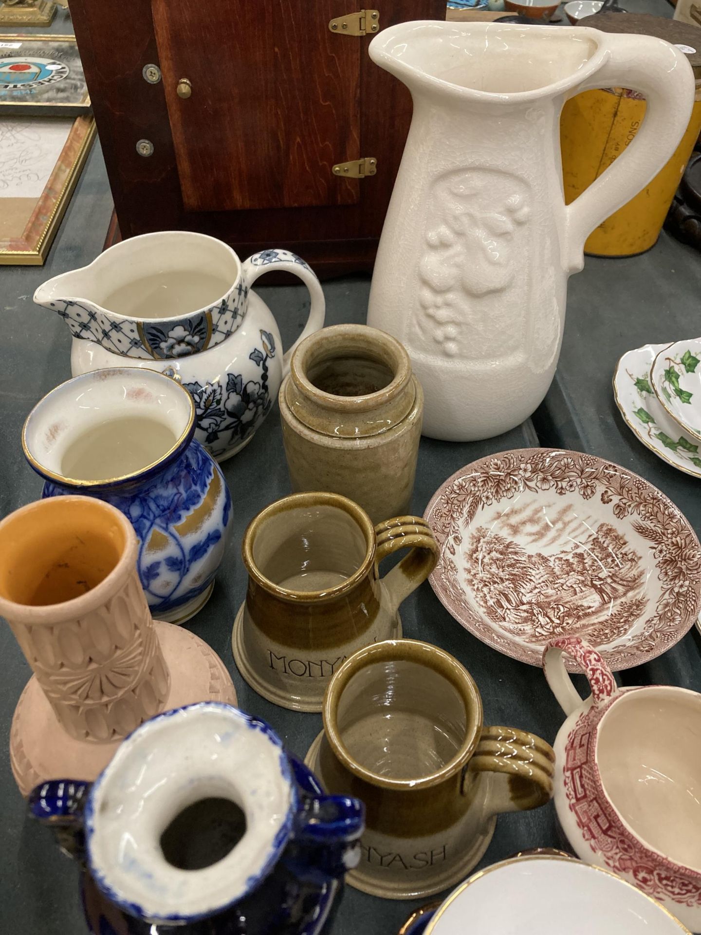 A QUANTITY OF CERAMIC ITEMS TO INCLUDE SPODE 'PINK CAMELIA' SIDE PLATES, VASES, JUGS, STONEWARE, - Image 2 of 4