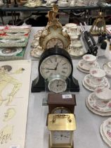 A GROUP OF FIVE ASSORTED CLOCKS TO INCLUDE H.SAMUEL QUARTZ CARRIAGE CLOCK, FRENCH GILT DESIGN