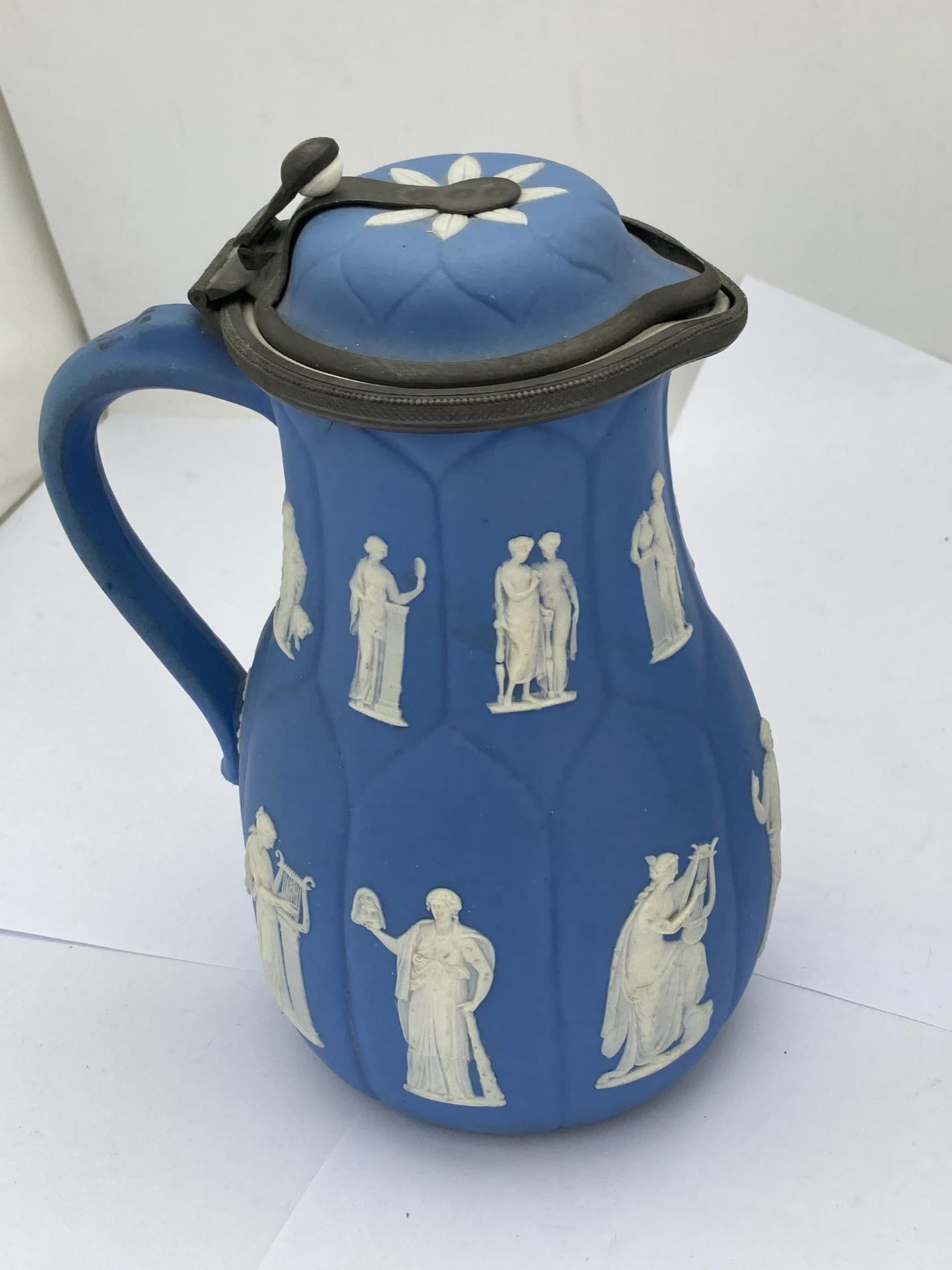 TWO JASPERWARE CLASSICAL JUGS TO INCLUDE A WEDGWOOD BLUE JASPER DIP JUG WITH PEWTER LID - Image 2 of 4
