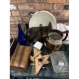 A MIXED LOT TO INCLUDE A LARGE LUSTRE WARE JUG, A LEATHER JEWELLERY BOX, GLASSWARE, ETC