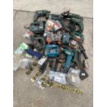 A LARGE ASSORTMENT OF POWER TOOLS TO INCLUDE BLACK AND DECKER JIGSAWS AND BOSCH DRILLS ETC