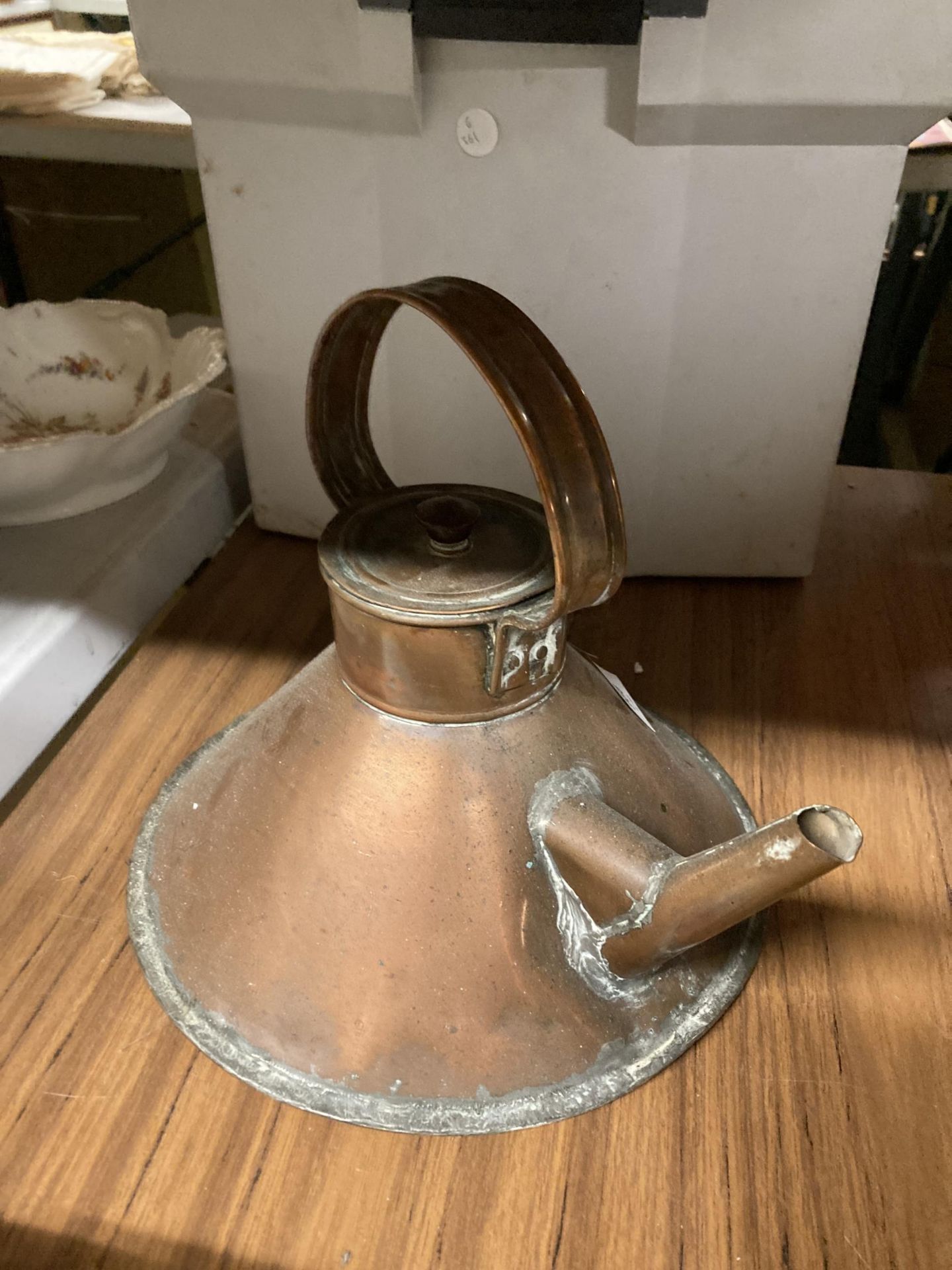 A QUIRKY SHAPED VINTAGE COPPER KETTLE - Image 2 of 2