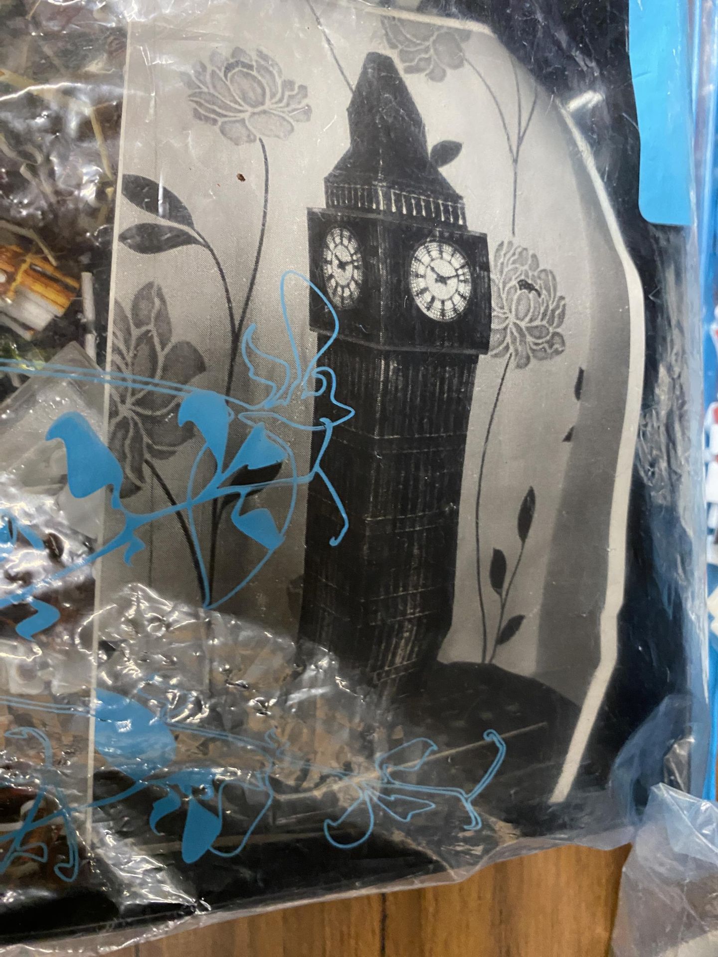 THREE 3D JIGSAW PUZZLES TO INCLUDE BIG BEN, A WINDMILL AND A LIGHTHOUSE - Image 2 of 4