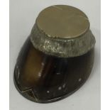 A VINTAGE HORSE HOOF SHOE AND SILVER PLATE MOUNTED INKWELL WITH INNER GLASS LINER