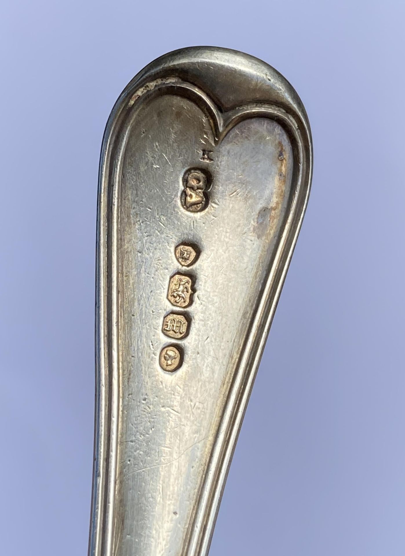 A VICTORIAN 1847 HALLMARKED LONDON SILVER LADLE, MAKER CHAWNER & CO, LENGTH 17 CM, WEIGHT 70 GRAMS - Image 4 of 4