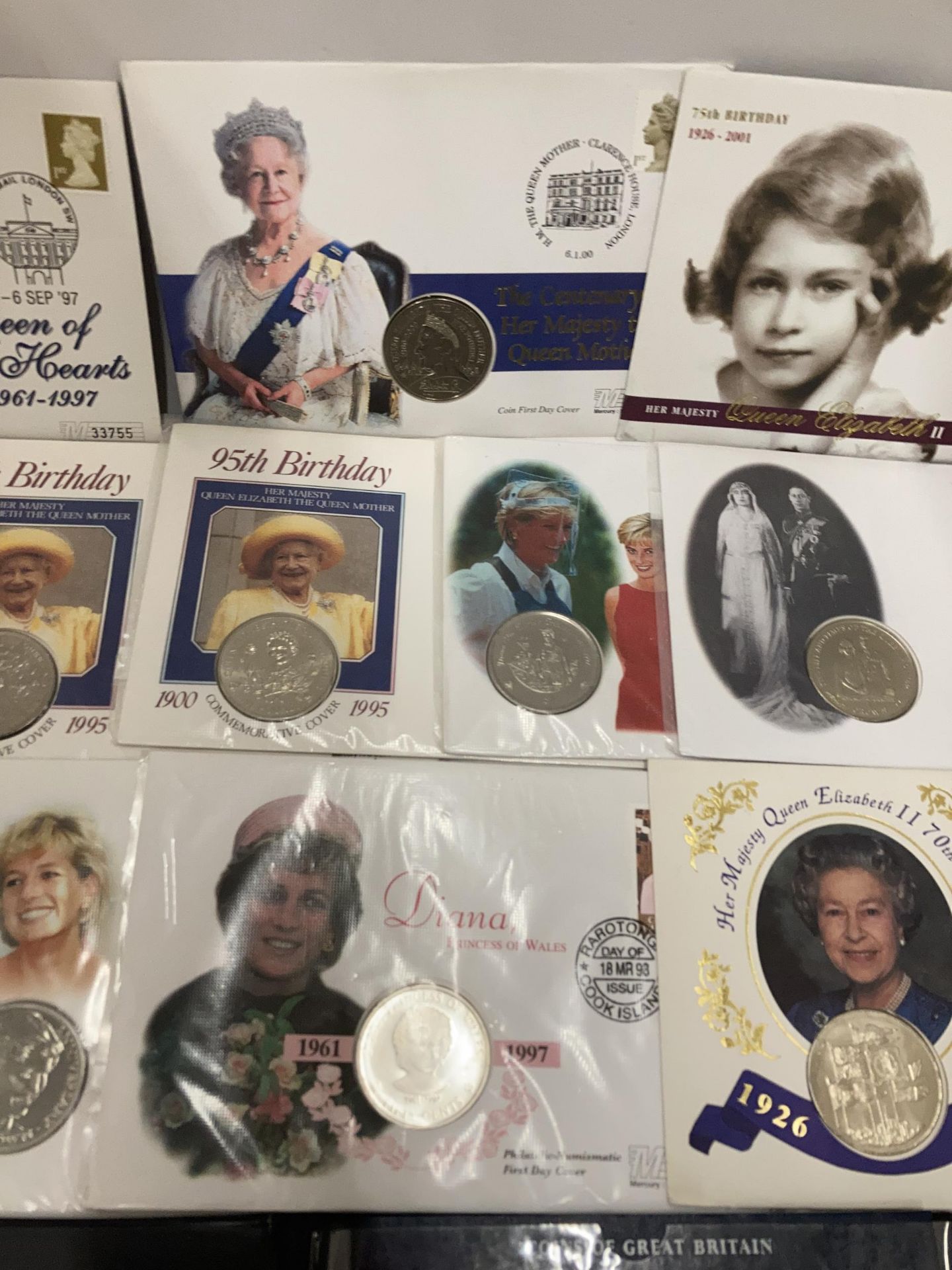 A COLLECTION OF COMMEMORATIVE FIRST DAY COVER COIN SETS WITH COINS OF GREAT BRITAIN COIN SET - Image 4 of 6