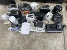 A LARGE ASSORTMENT OF ITEMS TO INCLUDE KETTLES AND TOASTERS ETC