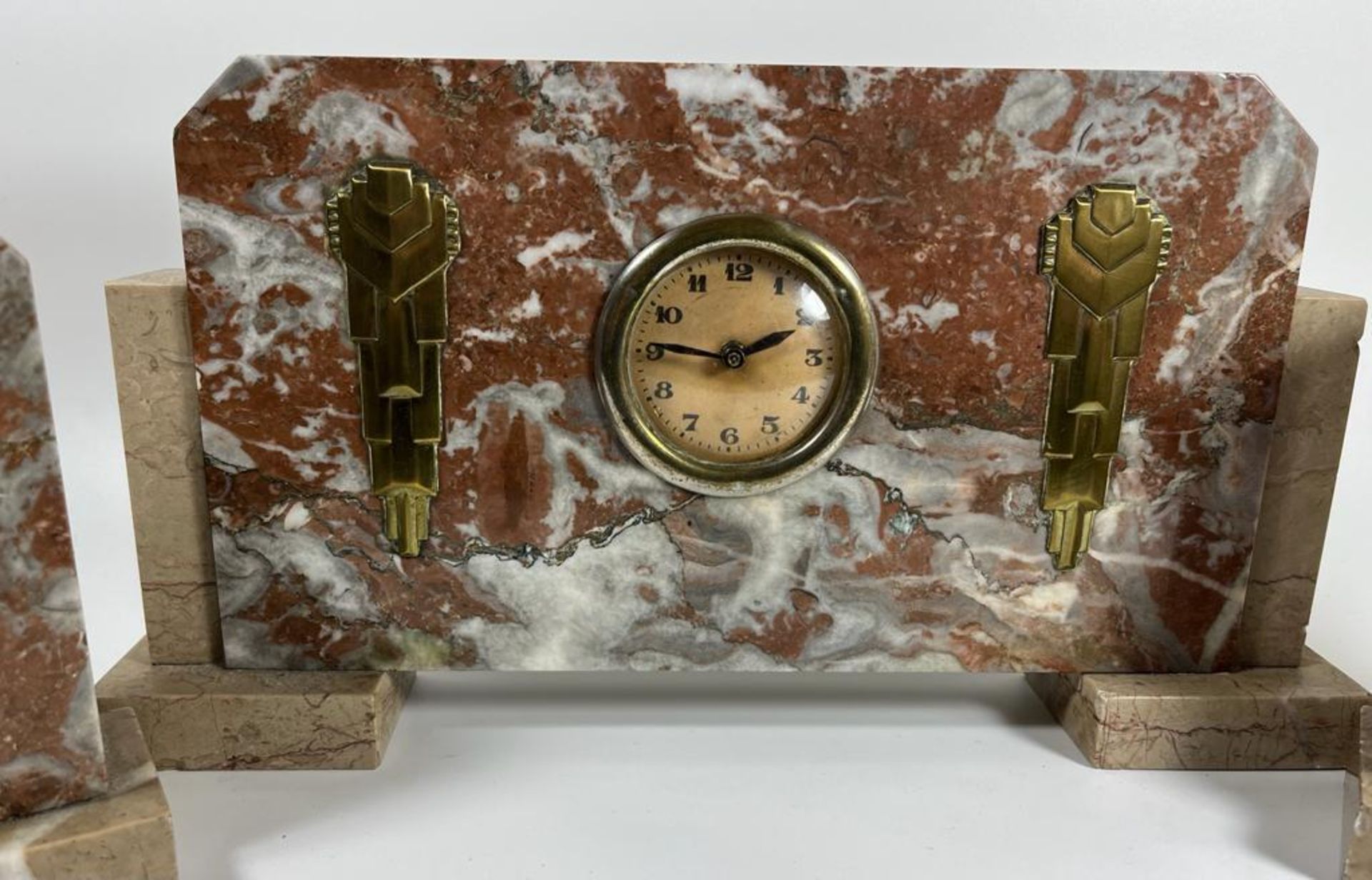 AN ART DECO FRENCH MARBLE CLOCK GARNITURE SET WITH BRASS DESIGN, CLOCK 10 X 30 CM - Image 3 of 6