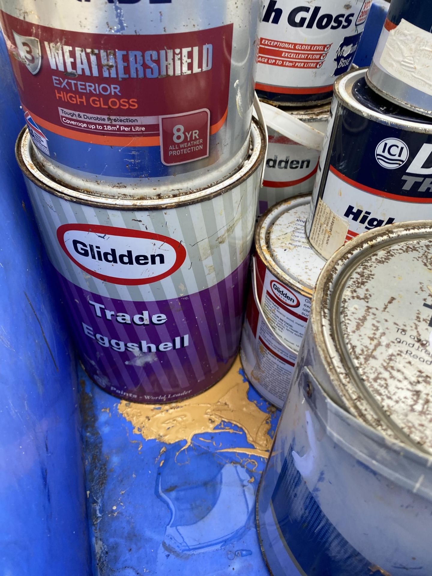 A VARIOUS ASSORTMENT OF TINS OF PAINT - Image 3 of 3