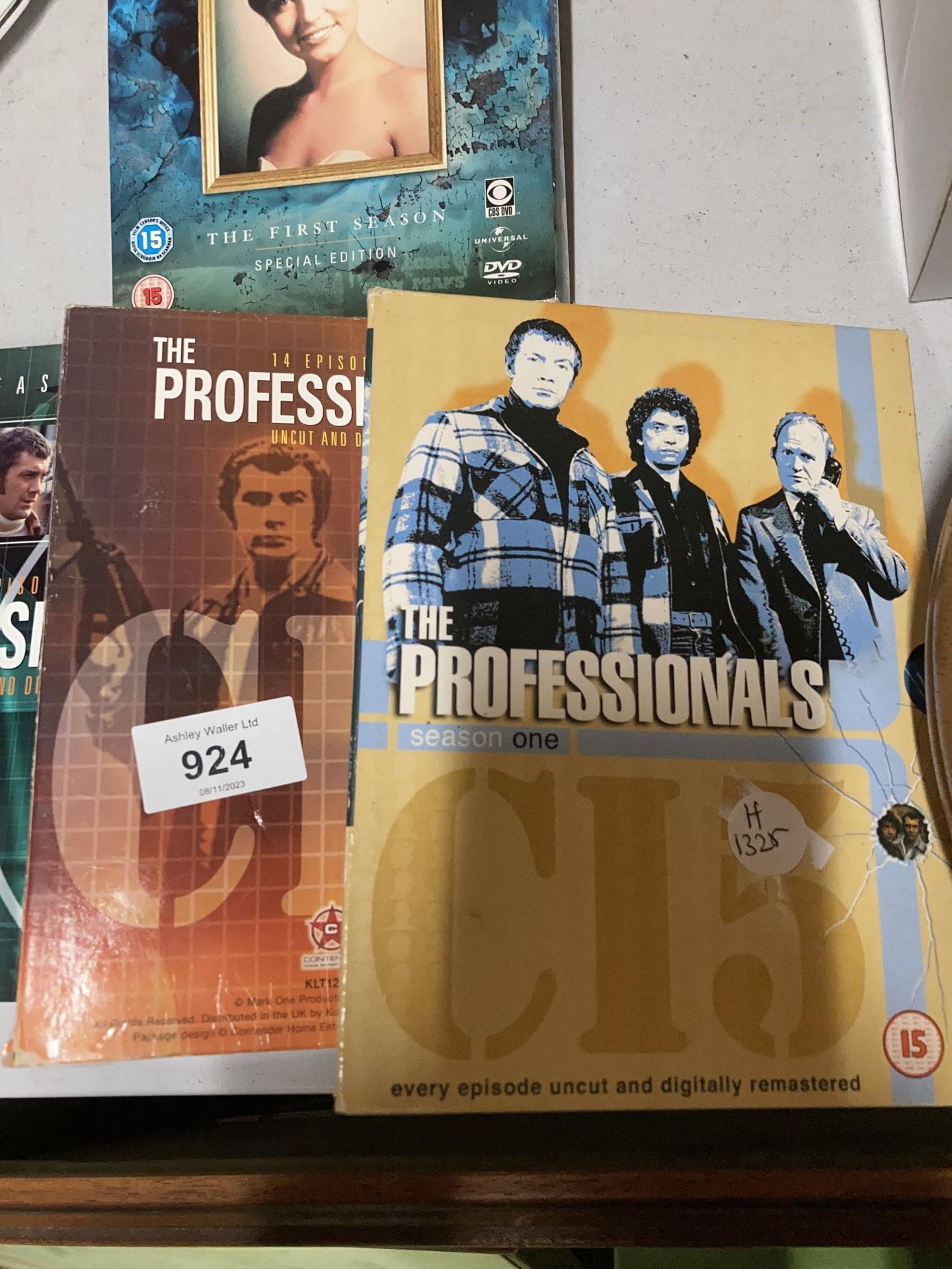 FIVE DVD BOX SETS TO INCLUDE THE PROFESSIONALS, FAWLTY TOWERS AND TWIN PEAKS - Image 2 of 3