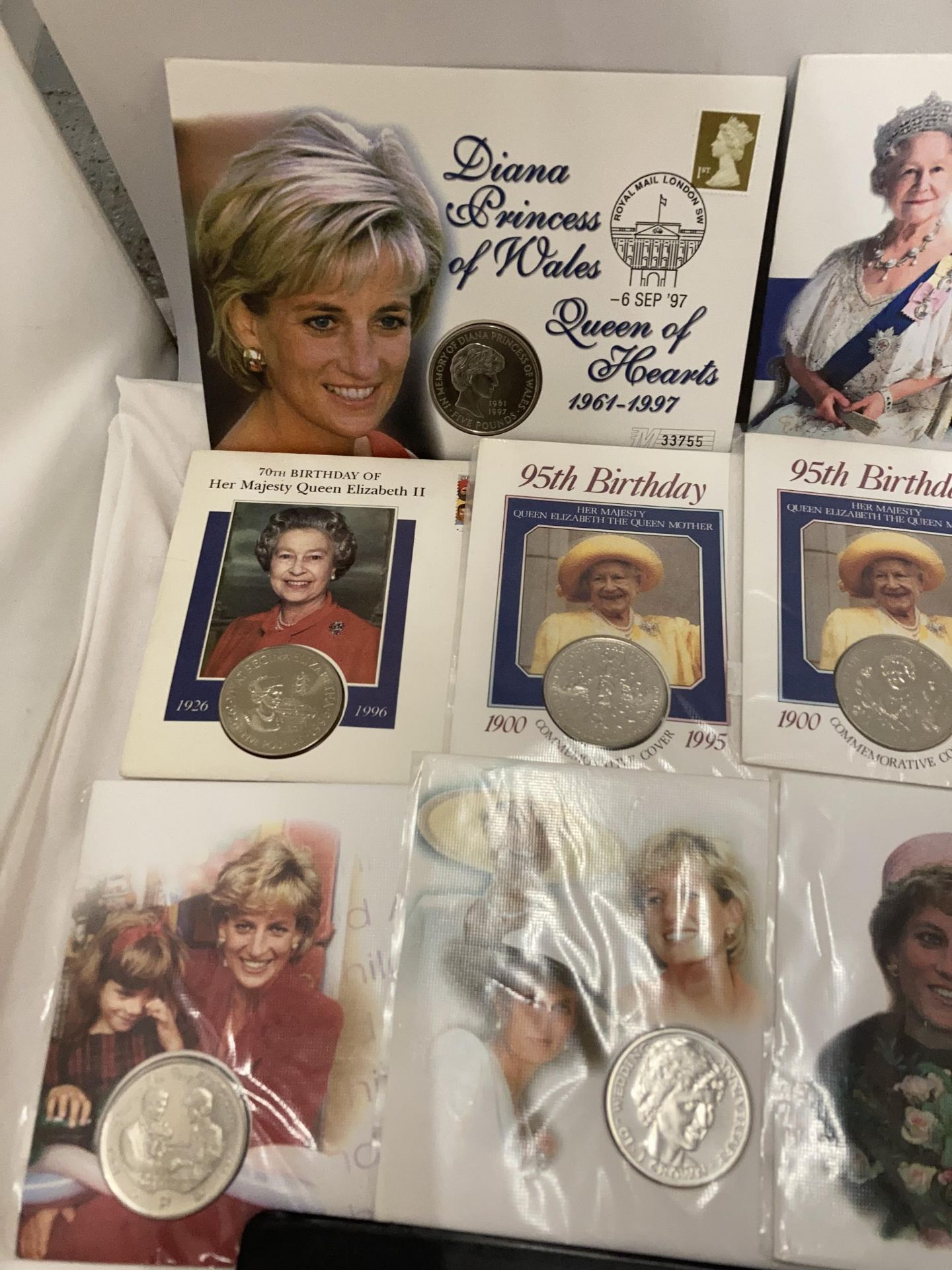 A COLLECTION OF COMMEMORATIVE FIRST DAY COVER COIN SETS WITH COINS OF GREAT BRITAIN COIN SET - Image 3 of 6