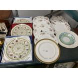 A MIXED GROUP OF CERAMICS TO INCLUDE THREE BOXED WEDGWOOD MILLENIUM PLATES ETC