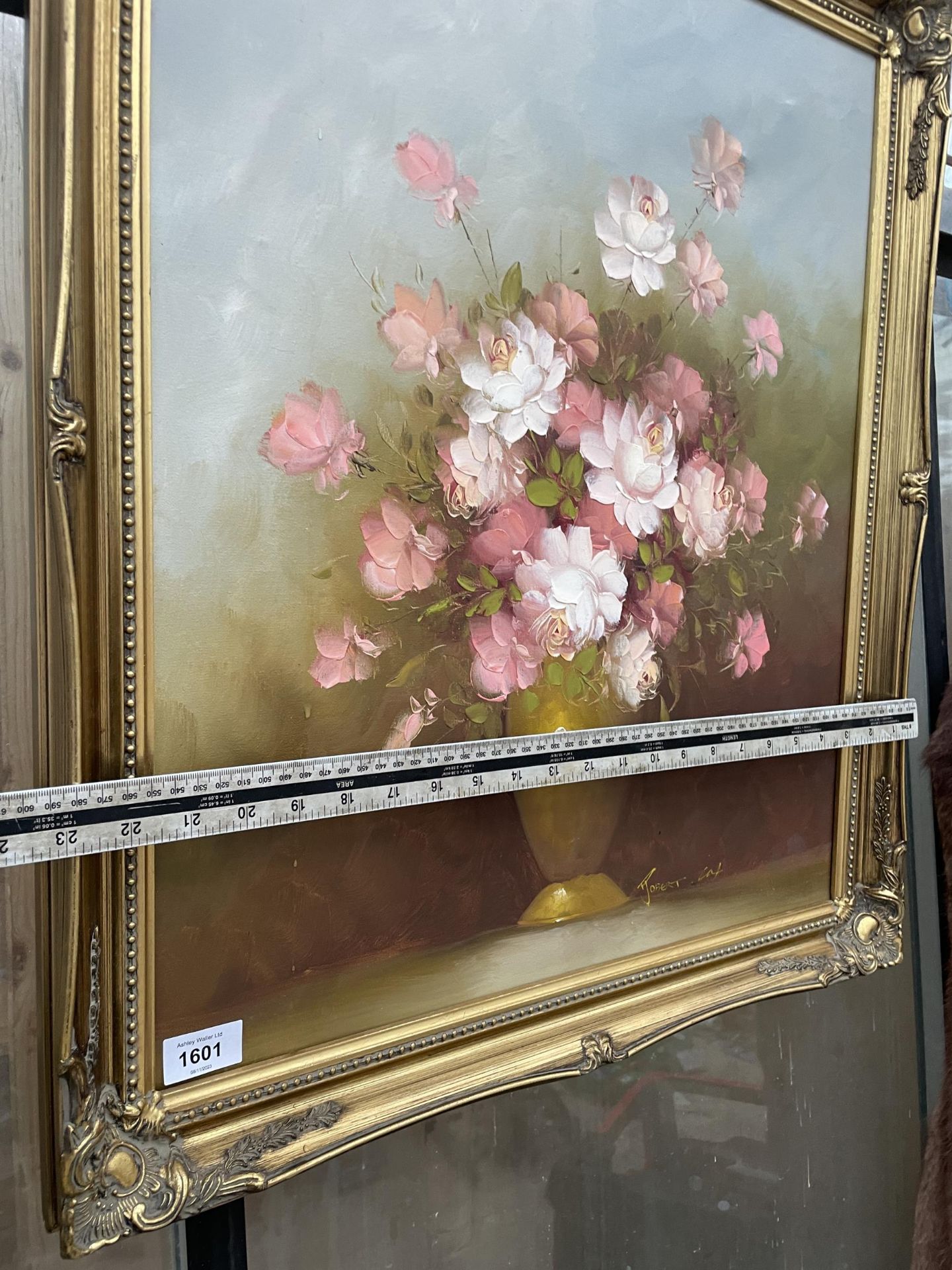 A GILT FRAMED OIL ON CANVAS OF A STILL LIFE - Image 3 of 3