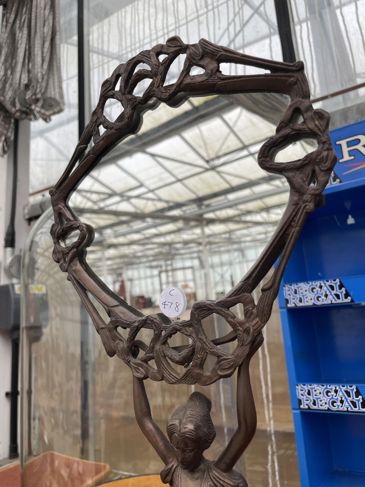 A BRASS ART NOUVEAU STYLE MIRROR - Bild 3 aus 6