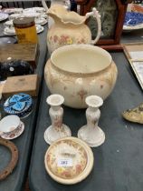 A GROUP OF CROWN DEVON BLUSH IVORY DESIGN CERAMICS, WASH JUG ETC