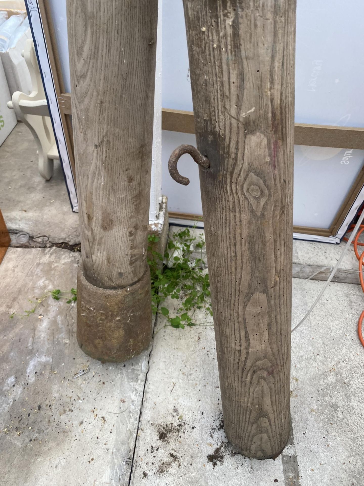 TWO VINTAGE WOODEN TENNIS NET POLES - Image 3 of 3