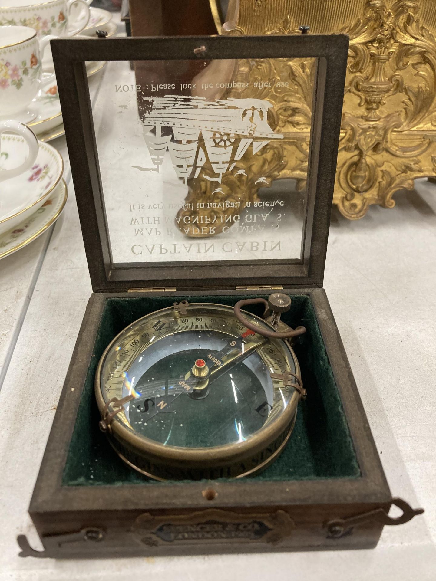 A BOXED BRASS MAP READER AND MAGNIFYING GLASS - Image 3 of 3