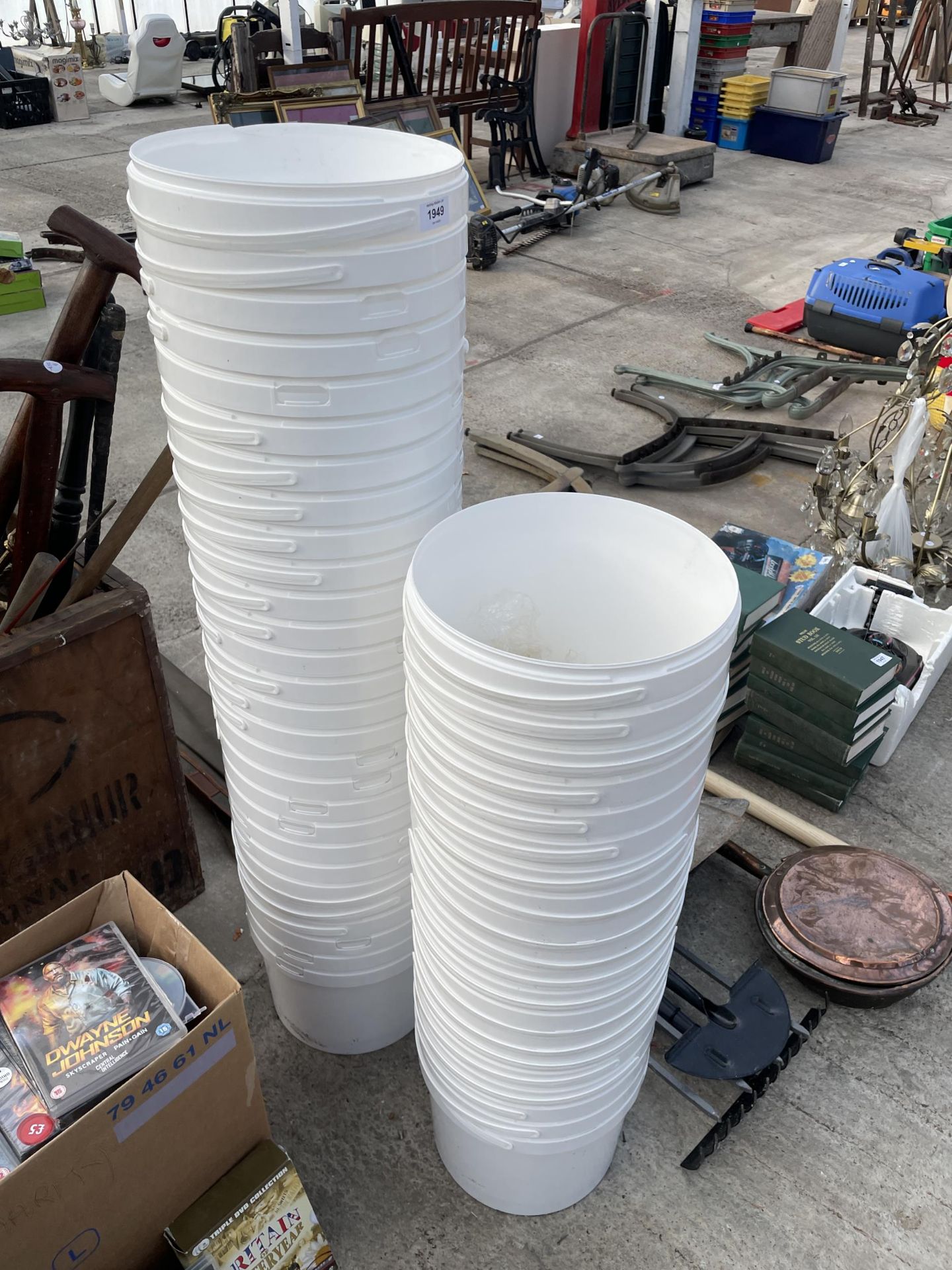 A LARGE QUANTITY OF WHITE PLASTIC BUCKETS
