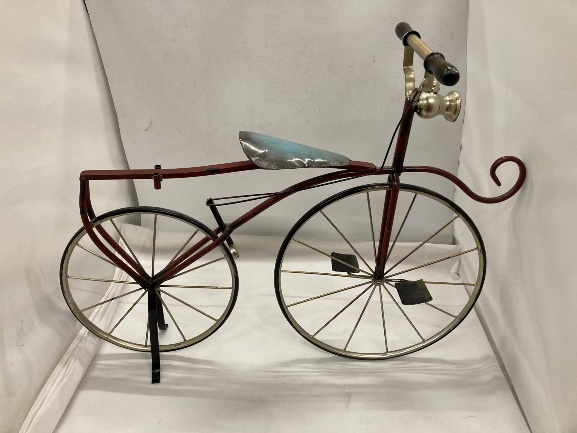 A MODEL OF A BONESHAKER BICYCLE, HEIGHT 47CM, LENGTH 57CM - Image 3 of 3
