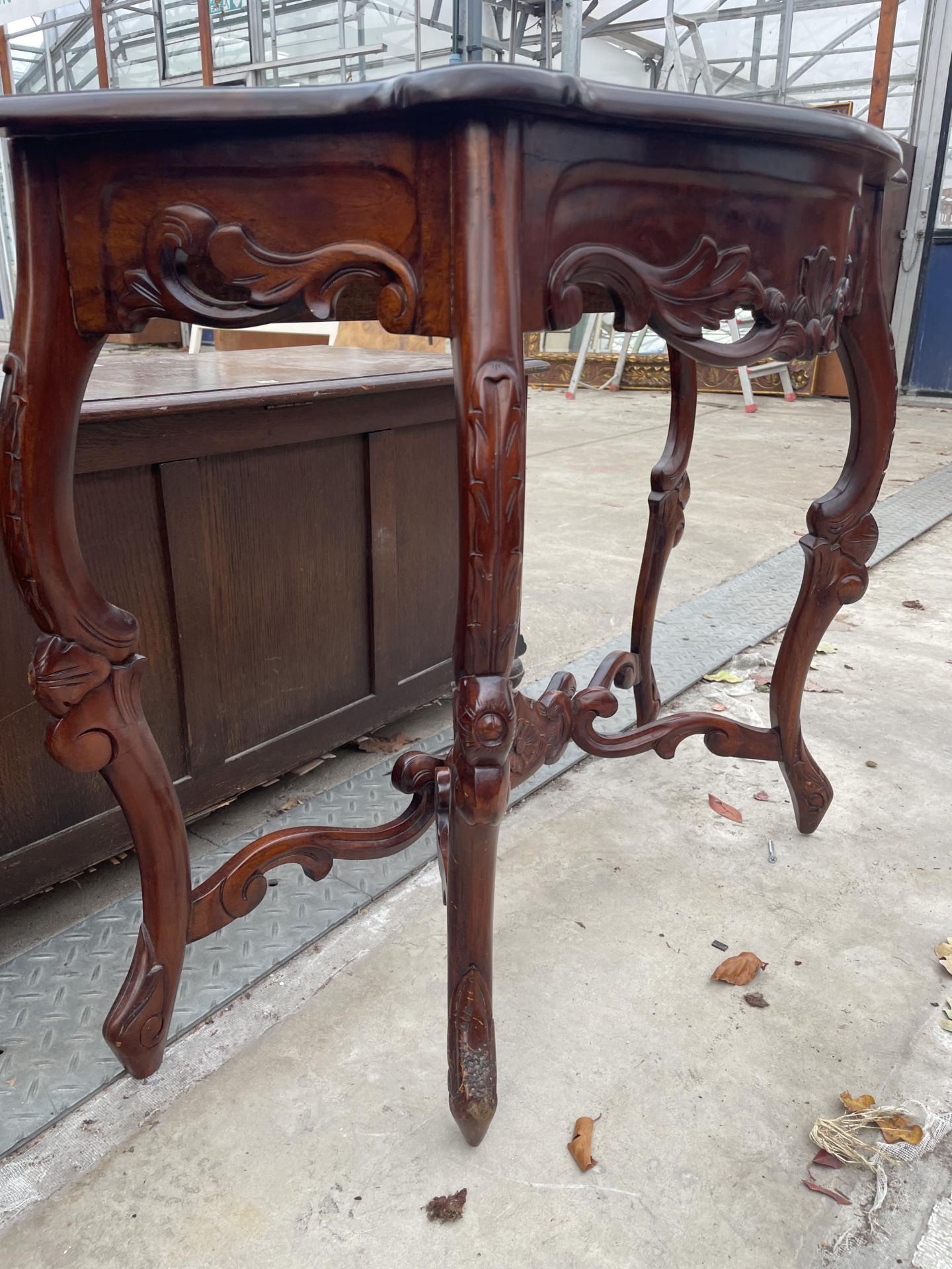 A VICTORIAN STYLE CONSOLE TABLE WITH CARVED FRIEZE AND STRECHERS, 35" WIDE - Image 4 of 4