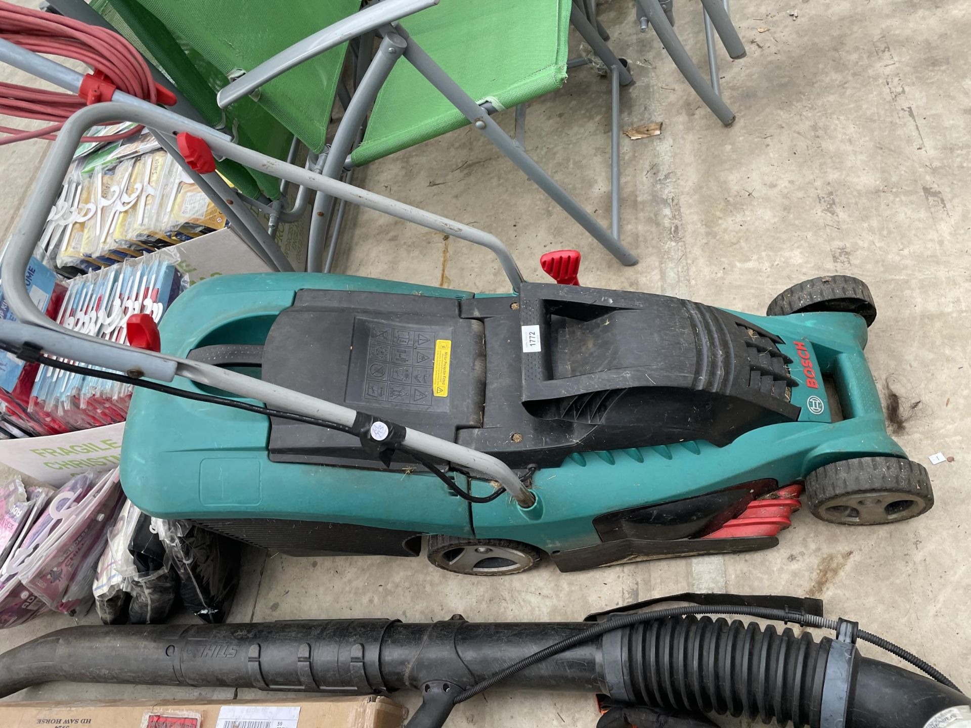 AN ELECTRIC BOSCH ROTAK 34GC LAWN MOWER WITH GRASS BOX - Image 2 of 2