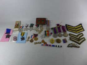 A COLLECTION OF ASSORTED MILITARY MEDALS, OFFICERS PIPS, CLOTH BADGES, COMMEMORATIVE MEDALS ETC
