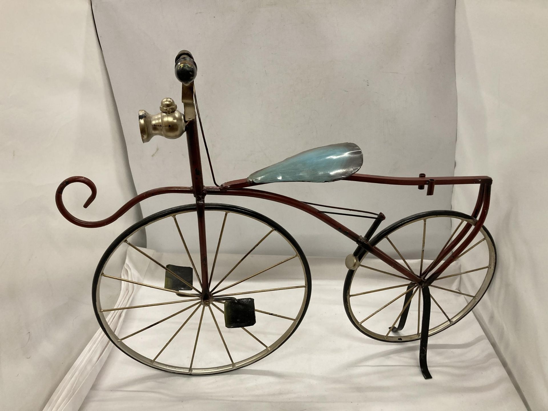 A MODEL OF A BONESHAKER BICYCLE, HEIGHT 47CM, LENGTH 57CM