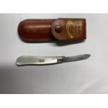 A HALLMARKED SHEFFIELD W & H PEARL PEN KNIFE WITH A G.T YARMOUTH CASE