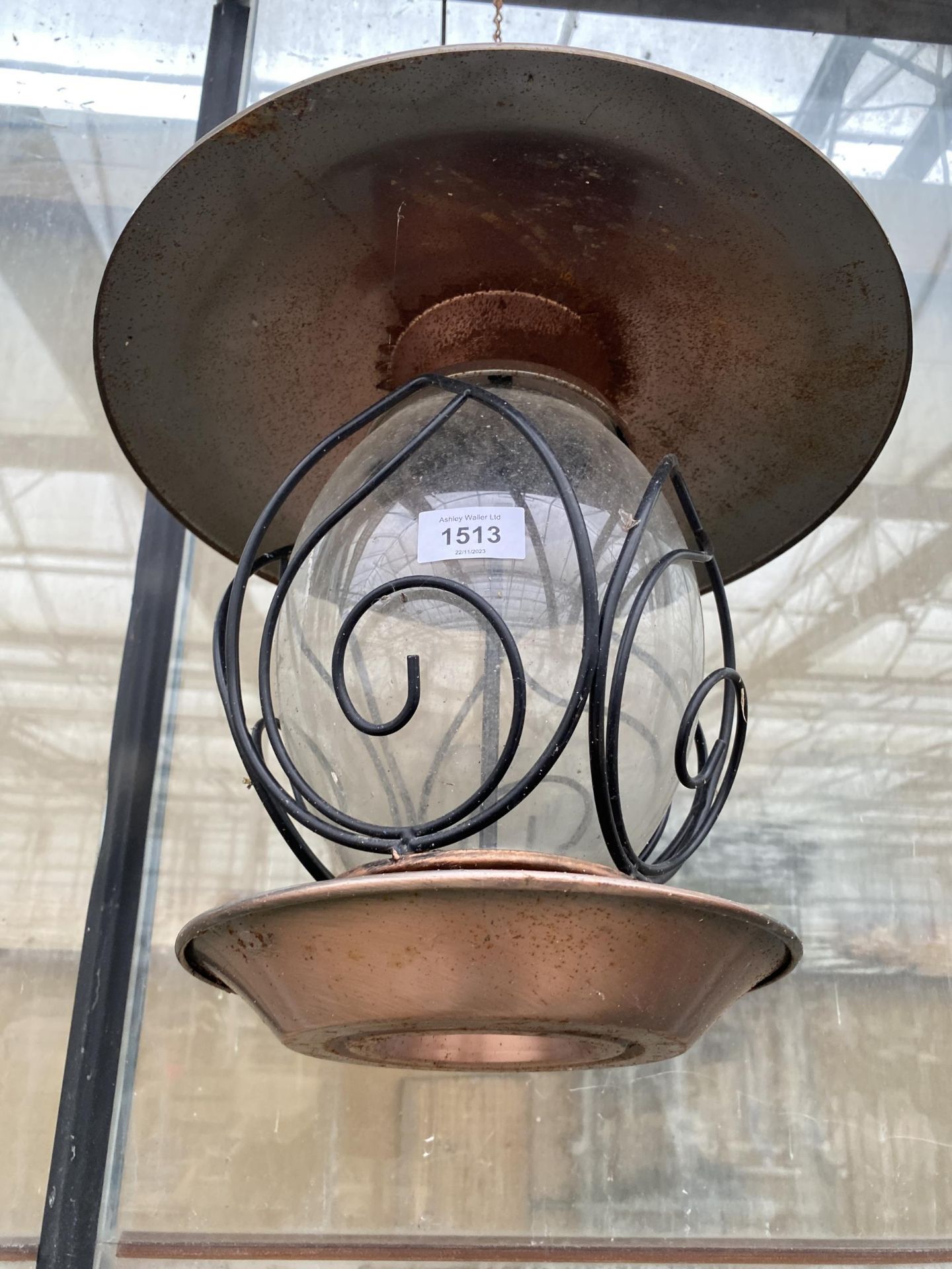 A DECORATIVE COPPER EFFECT LIGHT FITTING - Image 3 of 3