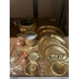 A COLLECTION OF BRASS WARE ITEMS, CHARGERS, POTS, COPPER JUGS ETC