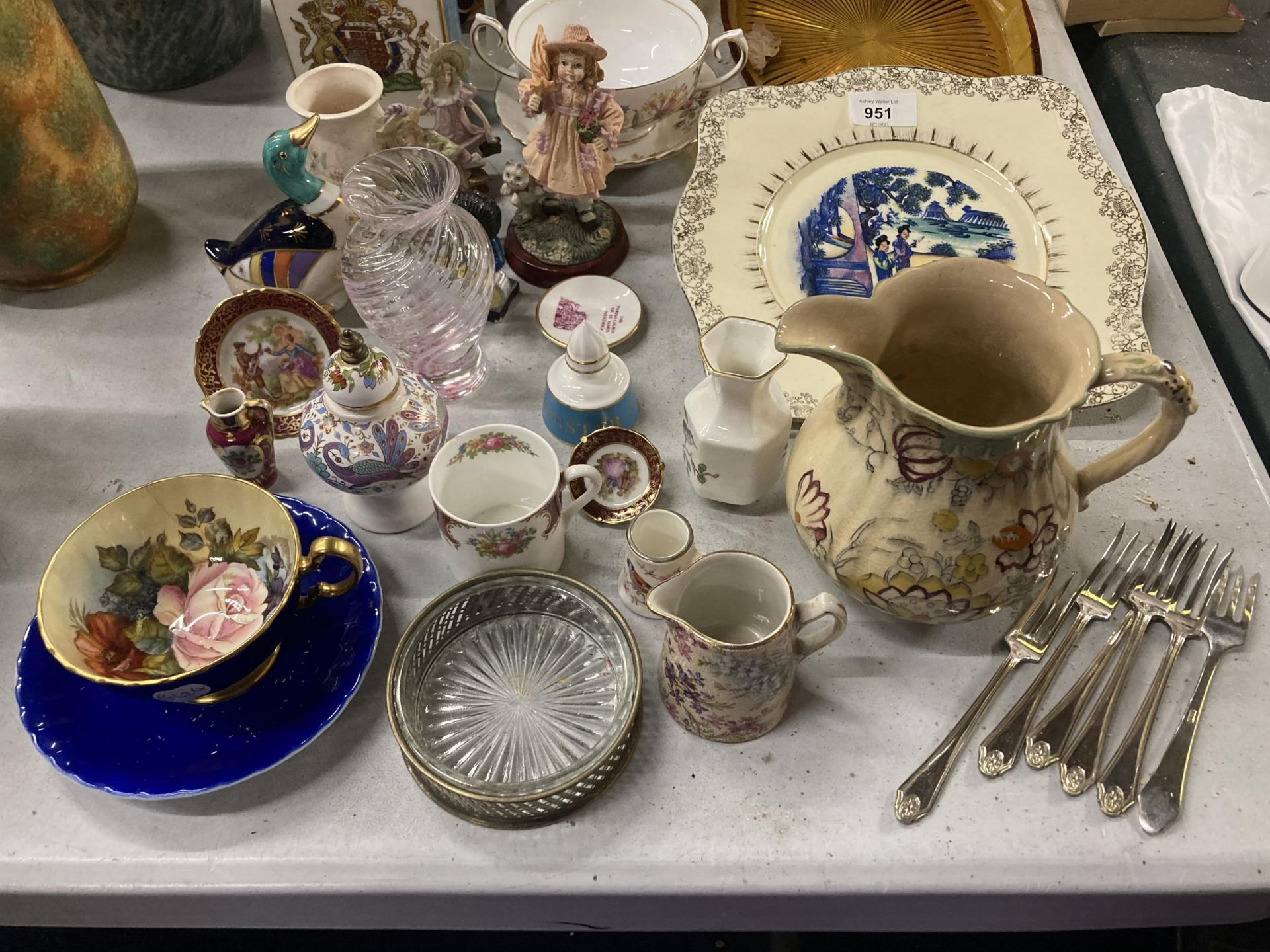 A LARGE QUANTITY OF CERAMICS AND CHINA TO INCLUDE AYNSLEY AND ROYAL ALBERT CUP AND SAUCER, MASON'S - Image 2 of 3