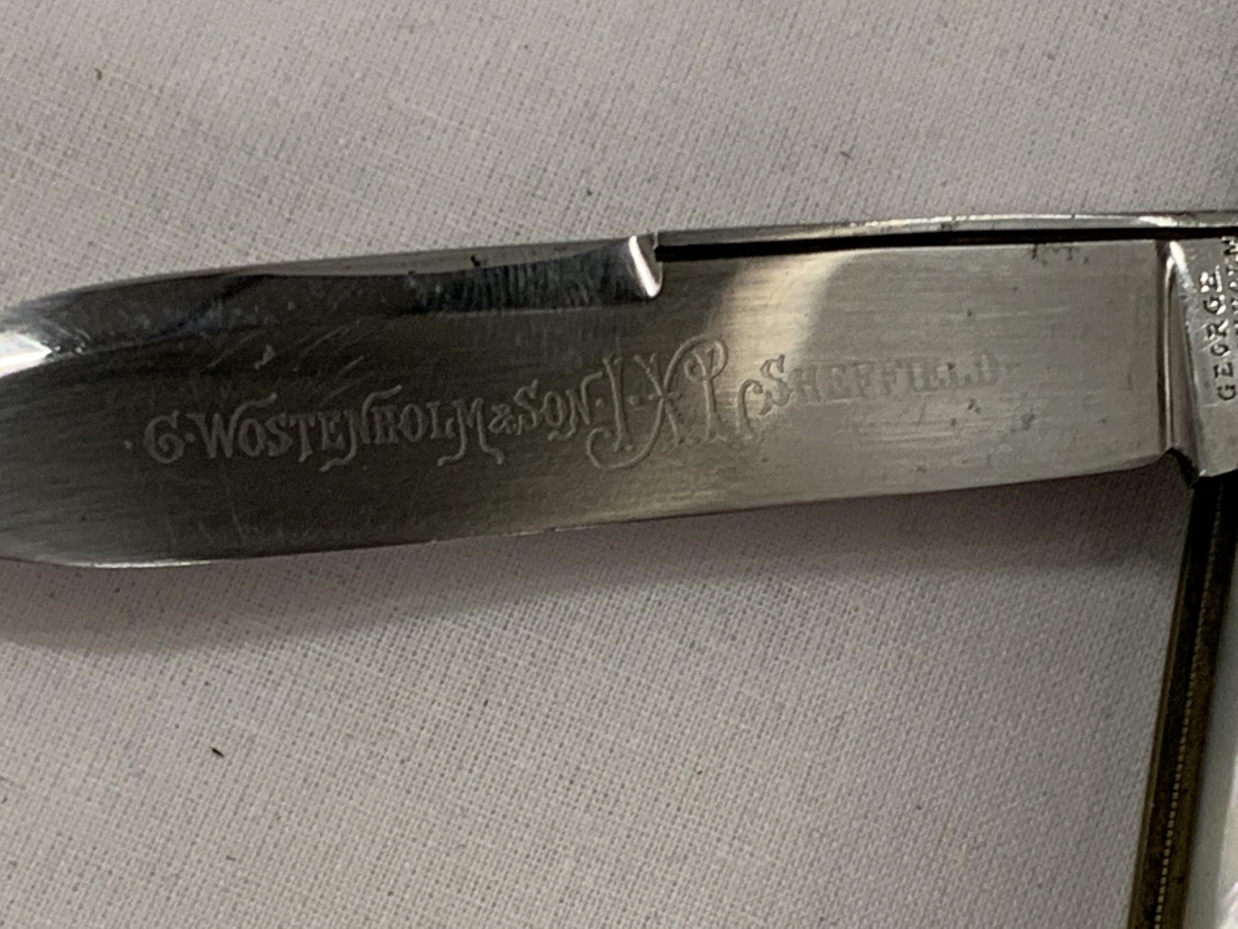 A GEORGE WOSTENHOLM & SON, SHEFFIELD MOTHER OF PEARL PEN KNIFE - Image 3 of 4