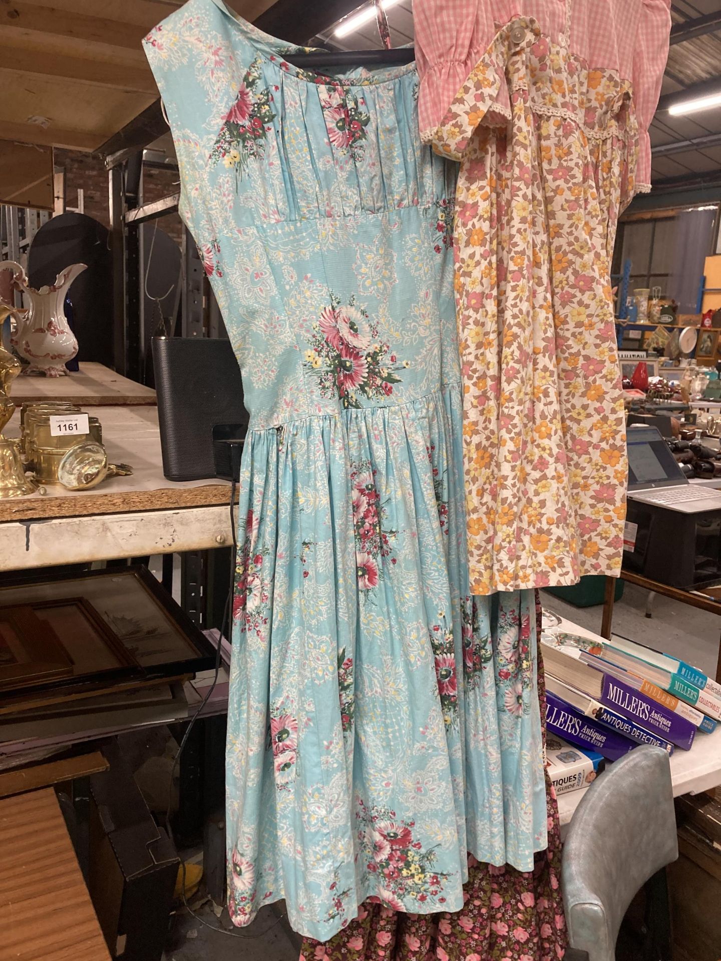 TWO VINTAGE FLORAL DRESSES - Bild 2 aus 3