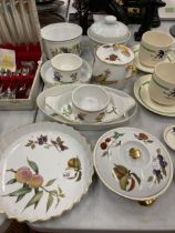 A QUANTITY OF ROYAL WORCESTER 'EVESHAM' TO INCLUDE SSERVING DISHES, TUREENS, FLAN CASE, ETC - 10