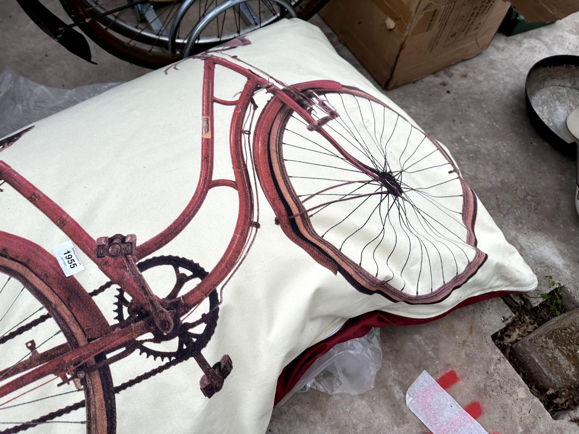 A LARGE BEAN BAG DEPICTING A BIKE - Bild 2 aus 2