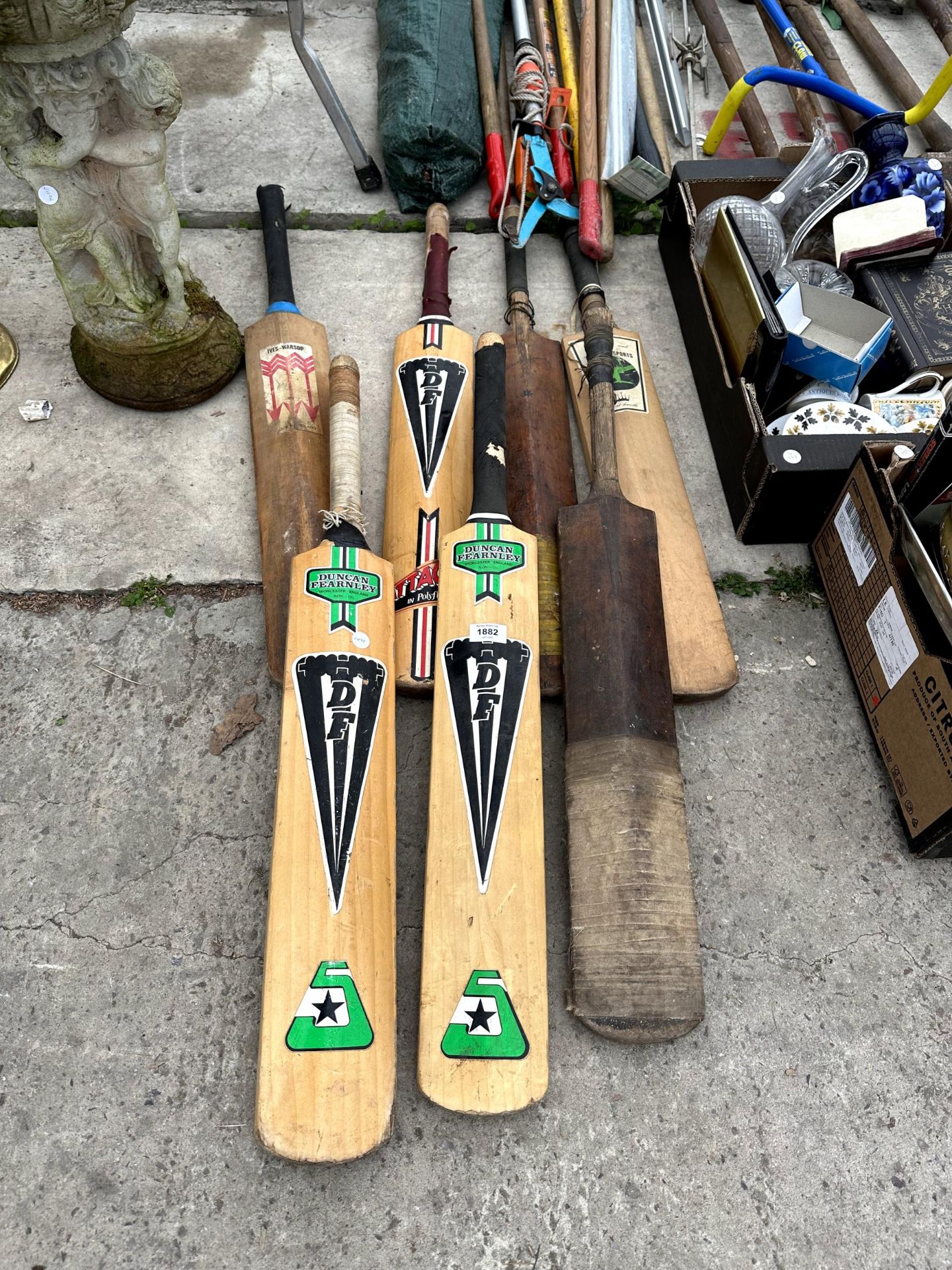 SEVEN VARIOUS VINTAGE AND MODERN CRICKET BATS