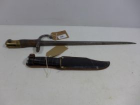 A FRENCH GRAS BAYONET CIRCA 1870, 40.5CM BLADE, KNIFE AND LEATHER SCABBARD BOWIE BLADE (2)