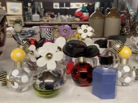 A GROUP OF EMPTY PERFUME BOTTLES, MARC JACOBS ETC