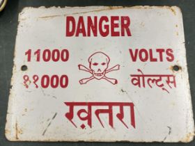 A VINTAGE ENAMEL INDIAN RAILWAY 'DANGER' SIGN, 25CM X 20CM