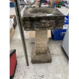 A CONCRETE BIRDBATH WITH PEDESTAL BASE (H:60CM)