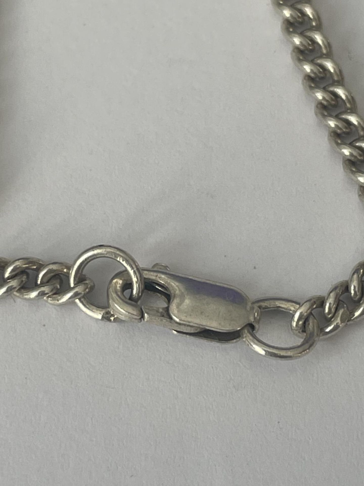 A 20" SILVER NECK CHAIN - Image 3 of 3