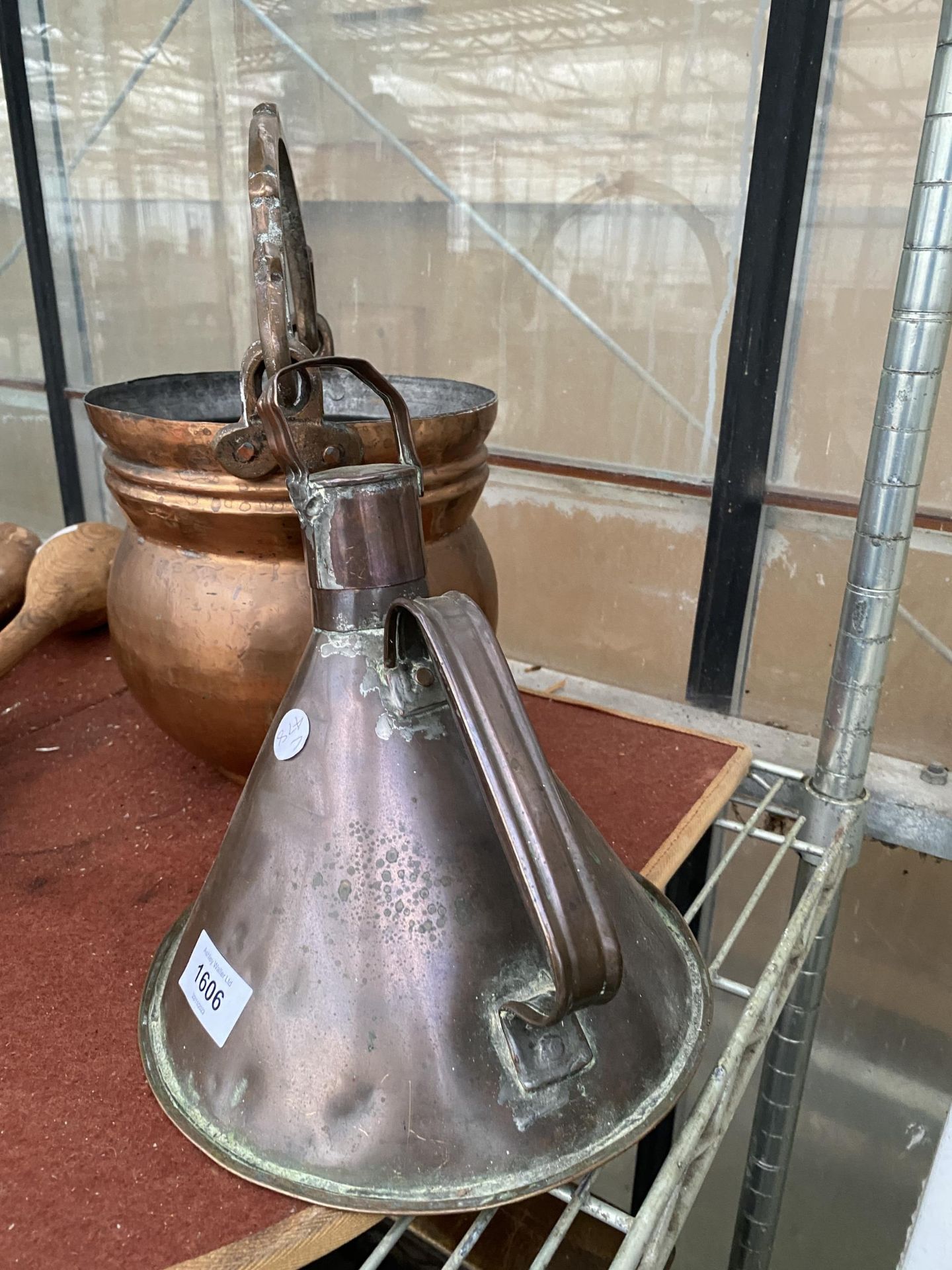 A HANDMADE HAMMERED COPPER BUCKET AND A VINTAGE COPPER OIL CAN - Image 3 of 4