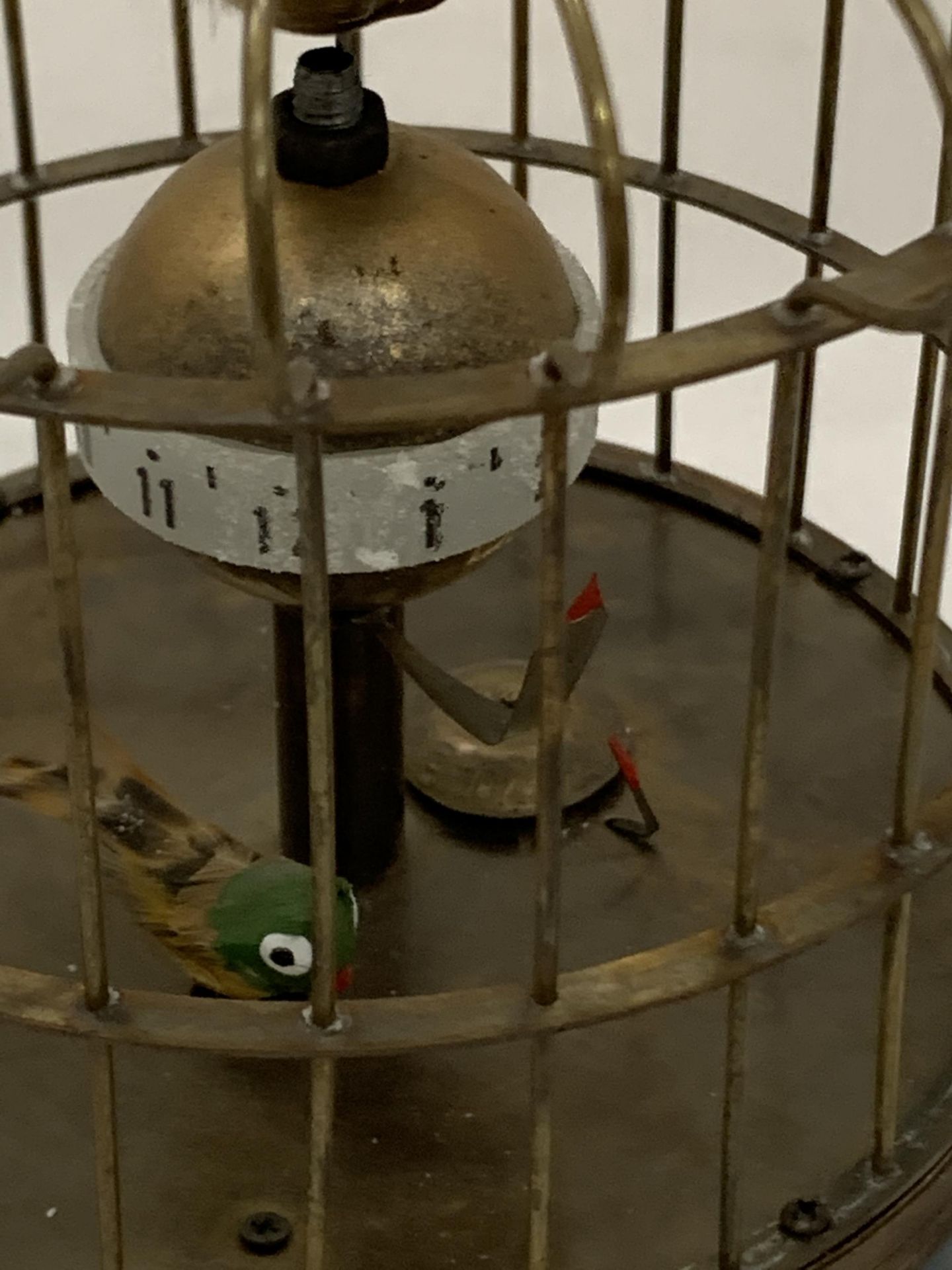 A VINTAGE STYLE AUTOMATON MUSICAL BIRD CAGE - Image 3 of 3