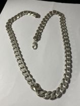 A HEAVY MARKED SILVER FLAT LINK NECKLACE LENGTH 65 CM WEIGHT 146.1 GRAMS