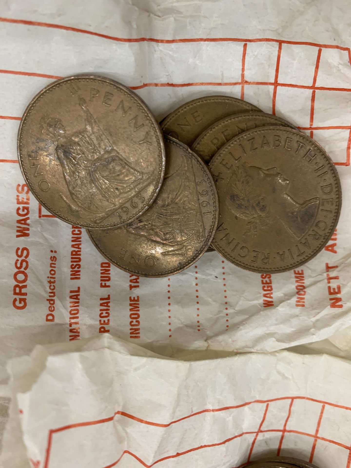 A LARGE QUANTITY OF PRE-DECIMAL COINS TO INCLUDE PENNIES AND HA'PENNIES - Image 3 of 5