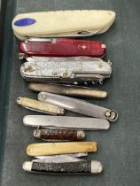 A COLLECTION OF VINTAGE PEN KNIVES TO INCLUDE A SWISS ARMY STYLE, ETC - 10 IN TOTAL