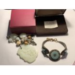 A JADE STYLE NECKLACE AND A BRACELET BOTH IN PRESENTATION BOXES